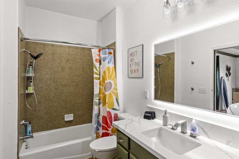 Vacation Rental Master Shower - Tub in Crystal Beach Texas