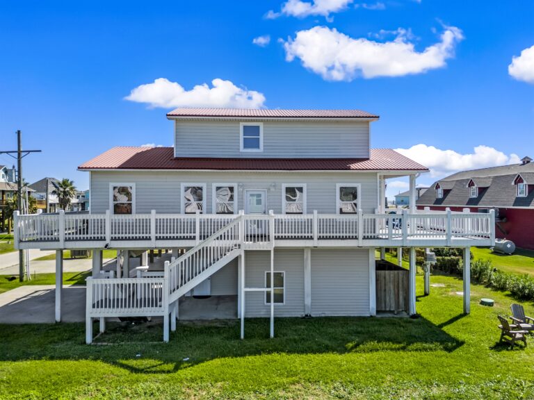 Side View on Once Upon A Tide